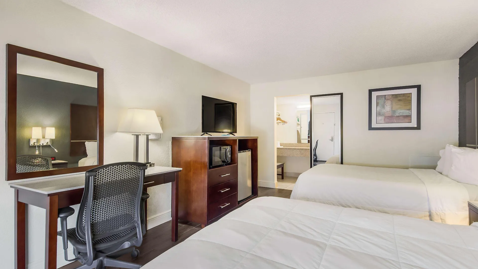 Surestay Hotel By Best Western Sarasota Lido Beach