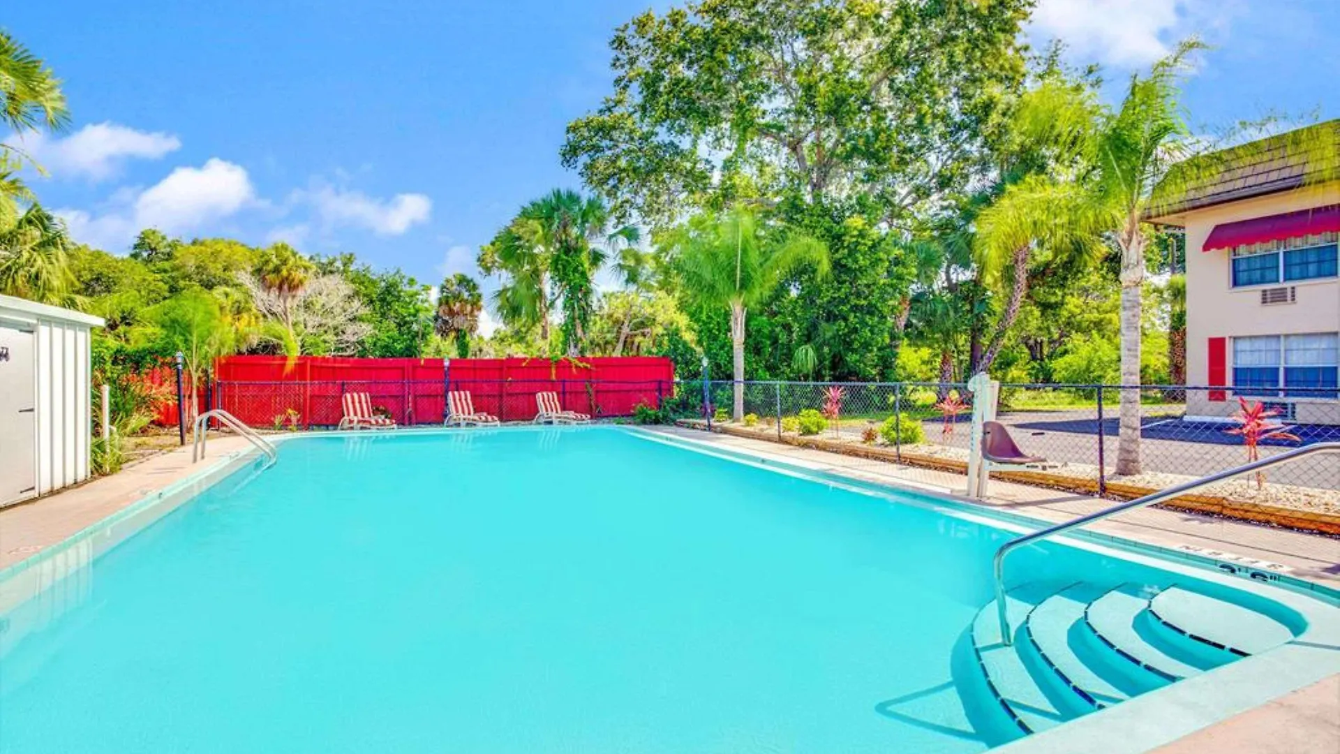 Surestay Hotel By Best Western Sarasota Lido Beach